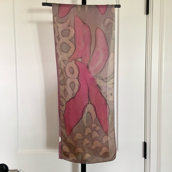 Hand painted abstract silk scarf - Picture 4 of 7
